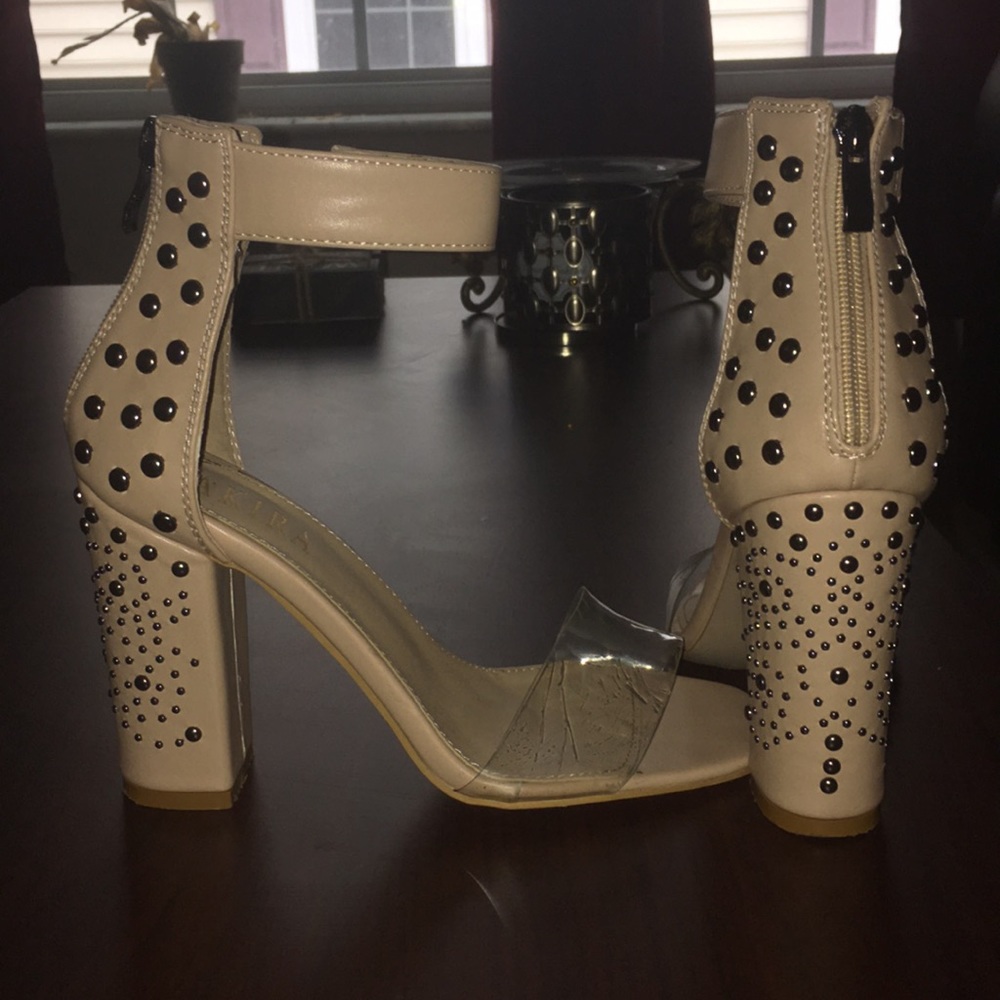 Heels, nude with studs